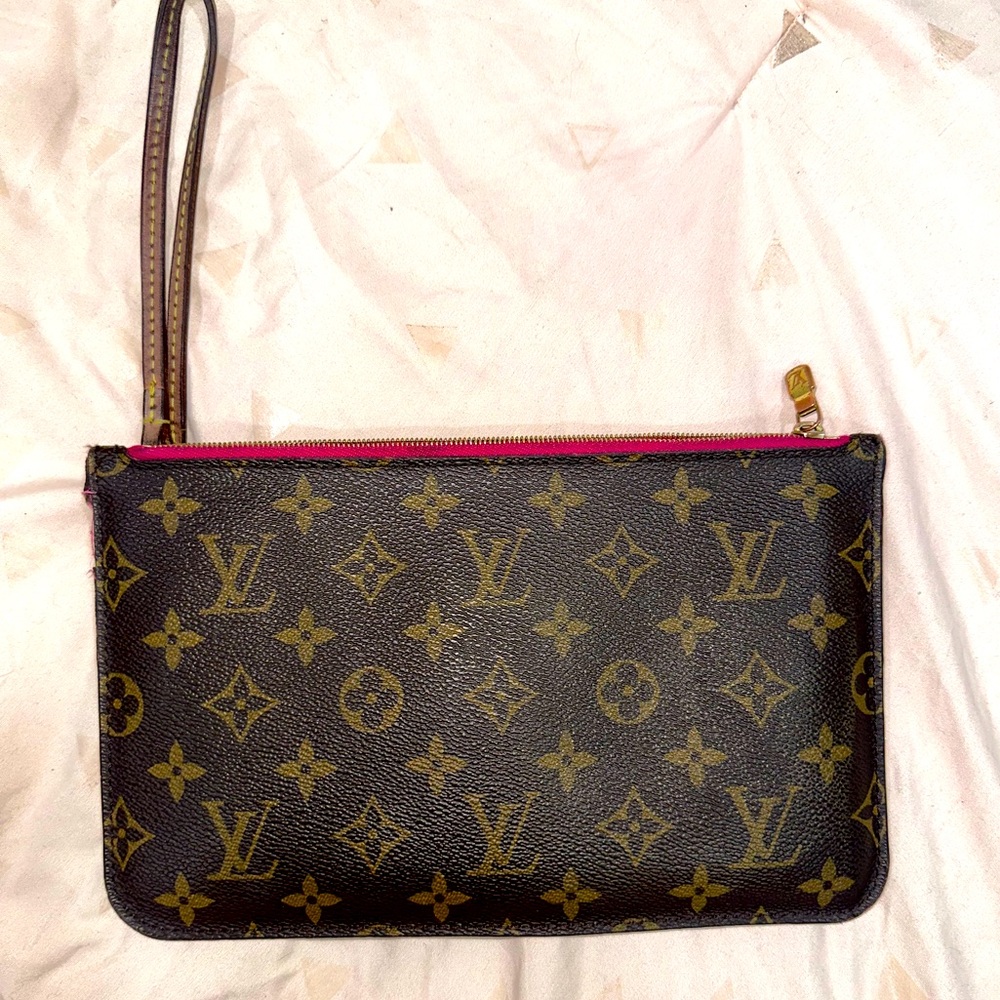 Louis Vuitton Monogram tote from Neverfull bag